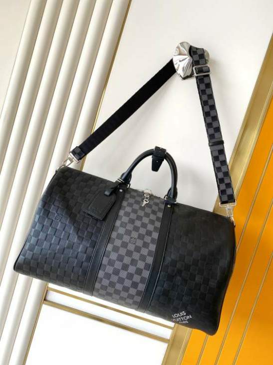 Picture of Louis Vuitton Mens Bags _SKUfw216499139fw